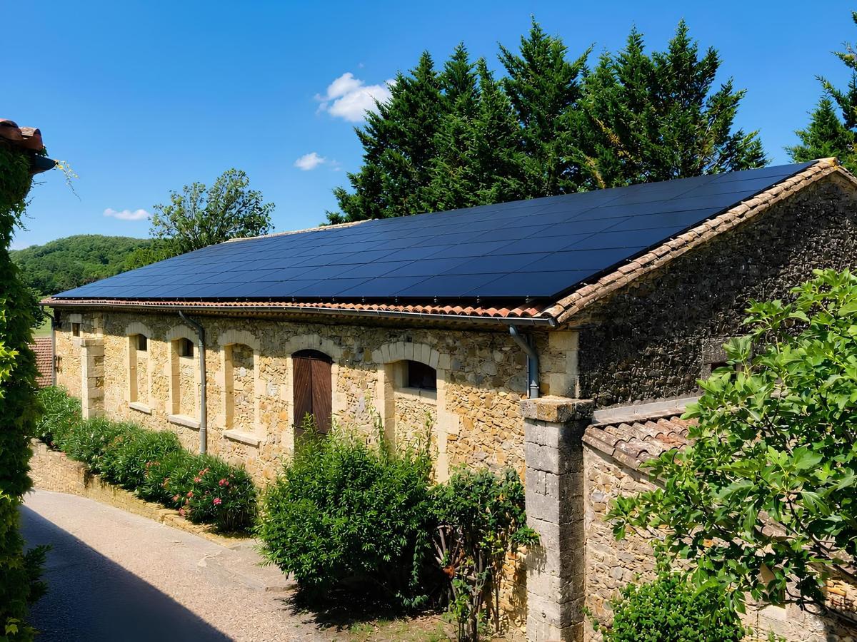 Installation de panneaux photovoltaïques et de climatisation près de Nîmes